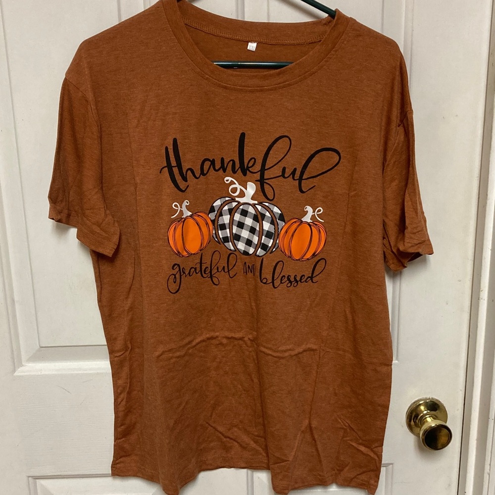 3/$20 bundle and save Thankful Graphic T-Shirt in Brown
